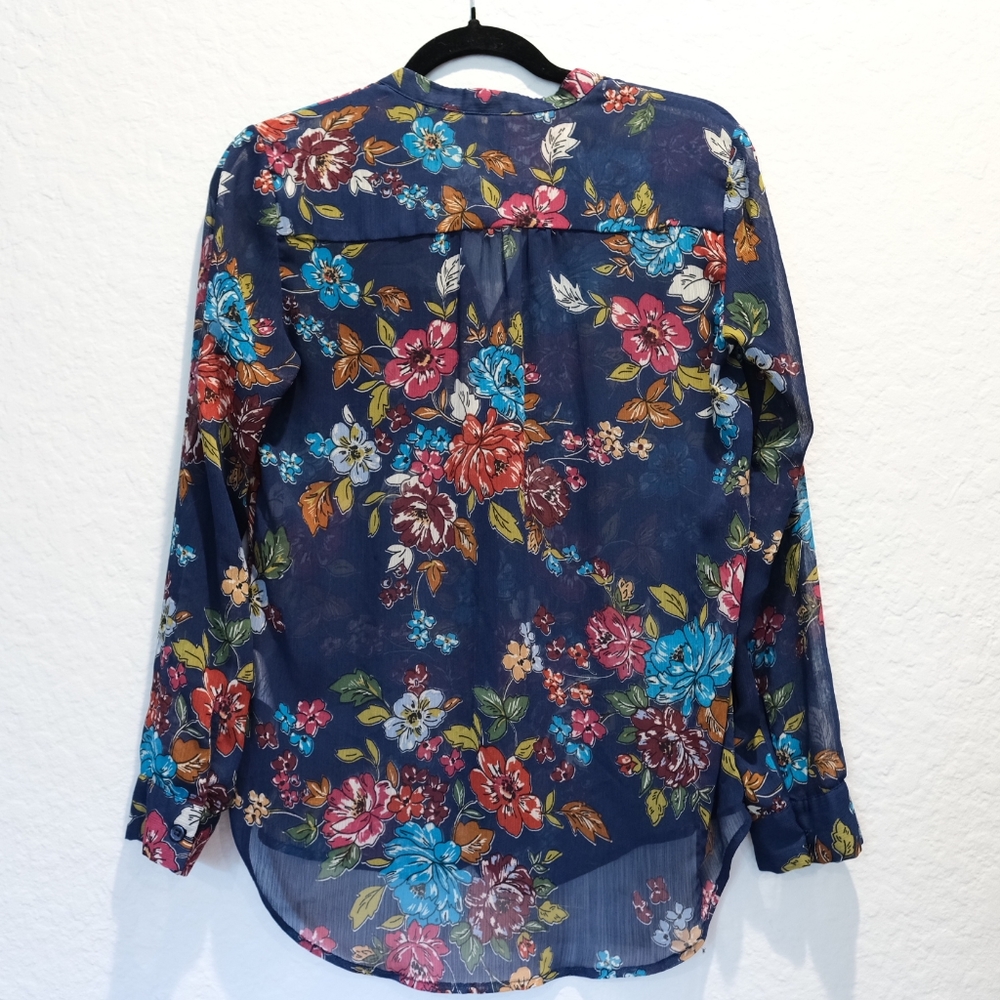 KUT from the Kloth Chiffon Roll-tab Sleeve Blouse, Size XSP *Fits XS/S Reg - Picture 3 of 9